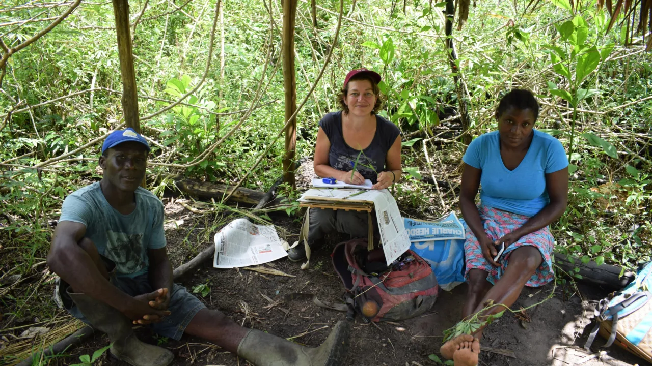 Documenting traditional rice varieties in the field, Lawa River, Suriname.