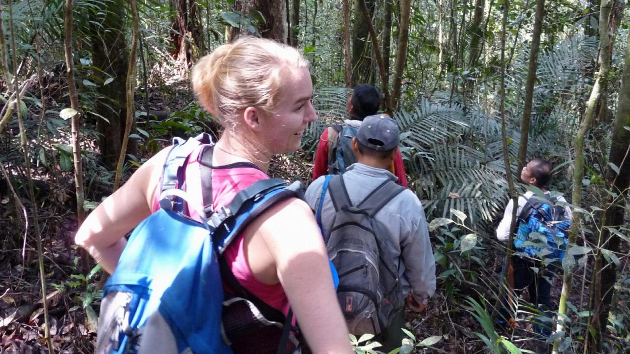 Dr. Renske Onstein in rainforest