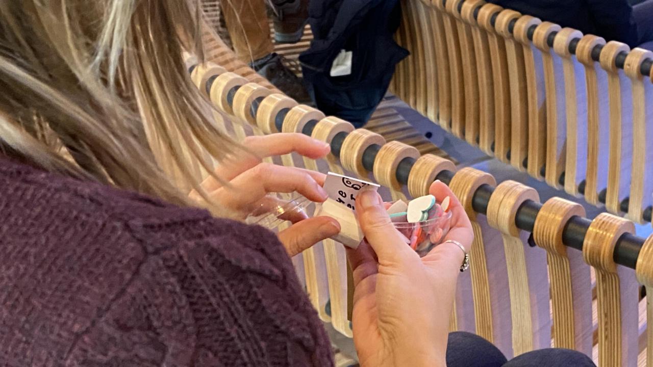 Een bal met een bericht