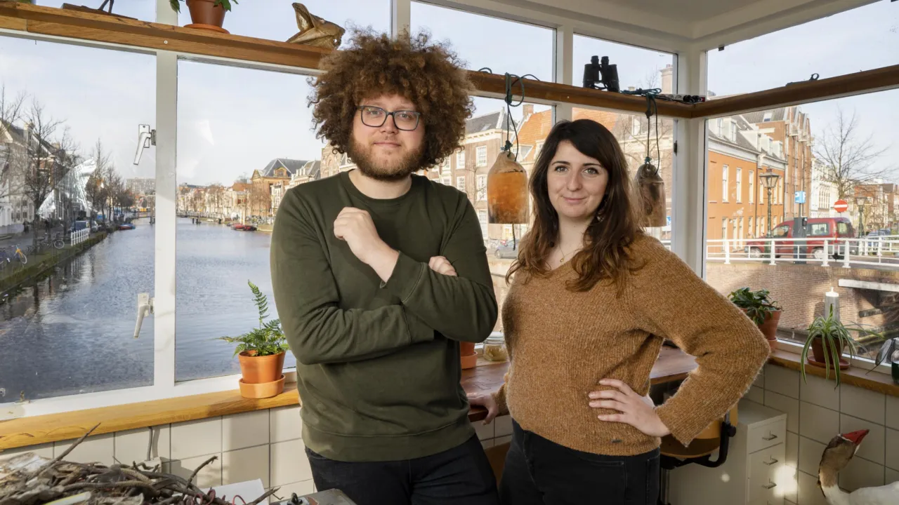 Auke-Florian en Liselotte in het Brugwachtershuisje