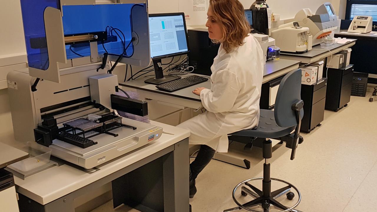 Elza Duijm in het lab