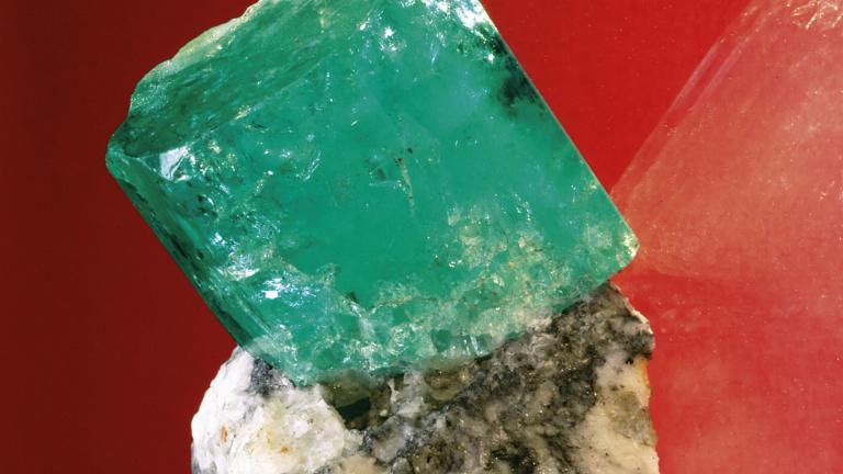  Emerald crystal