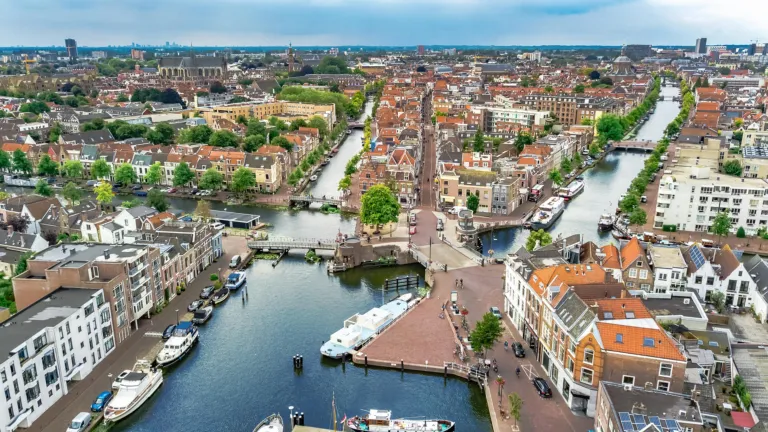 Leiden centrum van boven