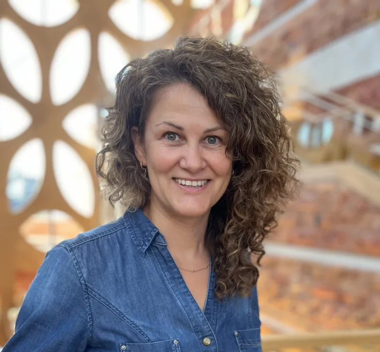 Dr. Marta Domínguez-Delmás, Senior Researcher Functional Traits Group