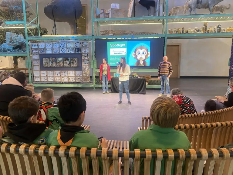 Nicole en Hansjorg geven een spotlight presentatie